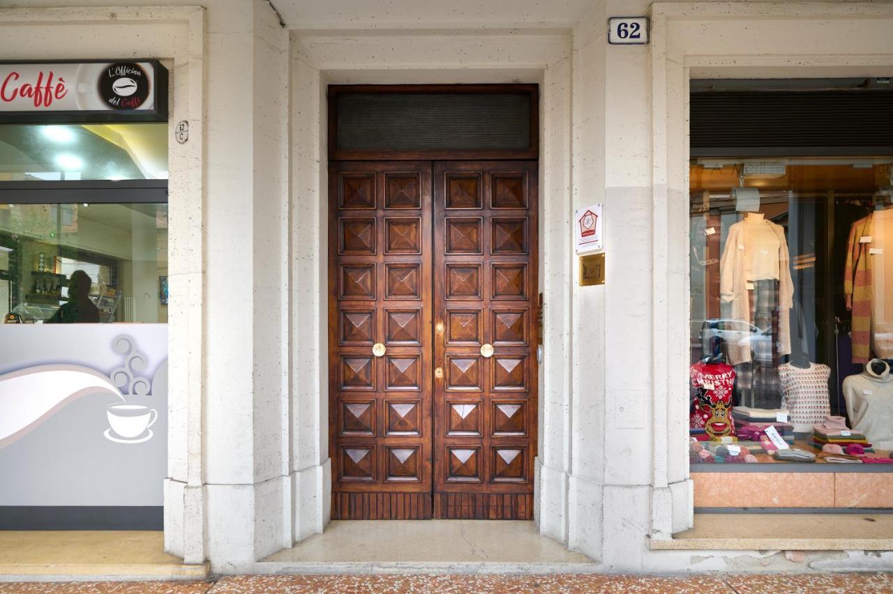 D'Azeglio 62 Luxury Rooms Болоня Екстериор снимка